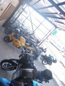 徐々にご来店のバイク達